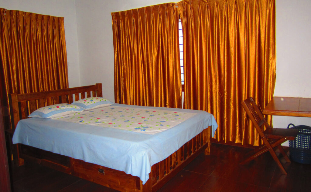 Cottage_Bedroom1-bethhillhomestay